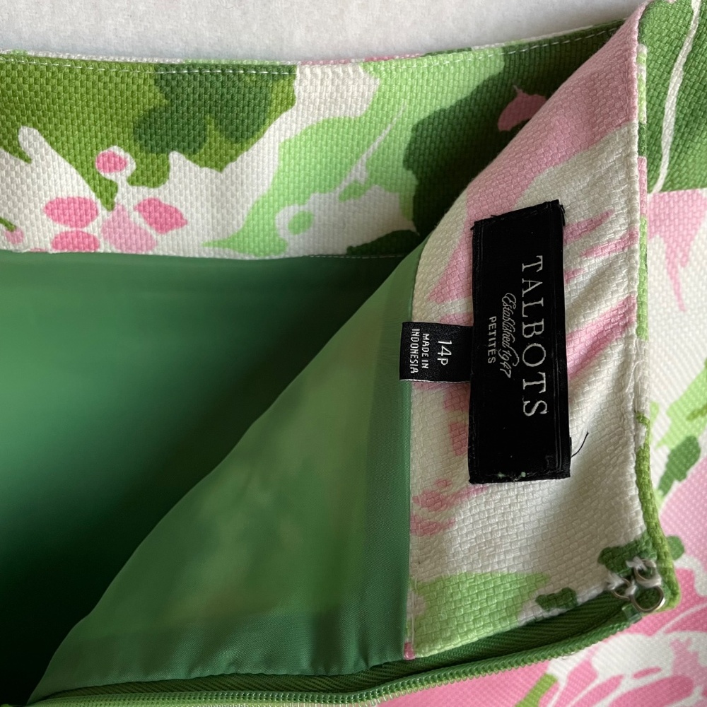 Talbots Lined 100% Woven Cotton Skirt in Pink, Green, and White in Size 14P - Picture 2 of 8